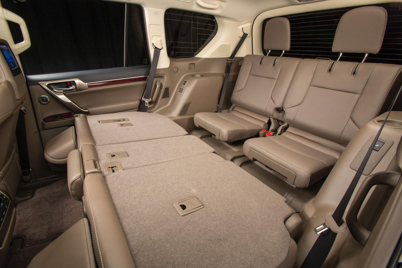 Illustration for article titled Lexus GX 460 Leads A Dual Life With Ultra-Smooth Driving Manners